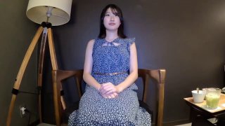 超漂亮大胸美女隔着衣服帮你撸
