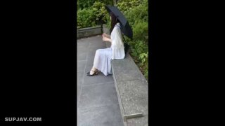 重磅重慶某集團公司白領【小兔丫丫】極度反差刺激--聊前男友打野戰在KTV做愛被服務員發現