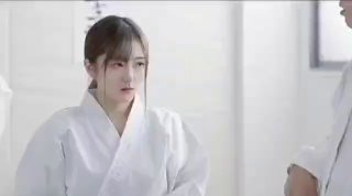 台湾巨乳白虎清纯美女看着镜子里的自己被粉丝干